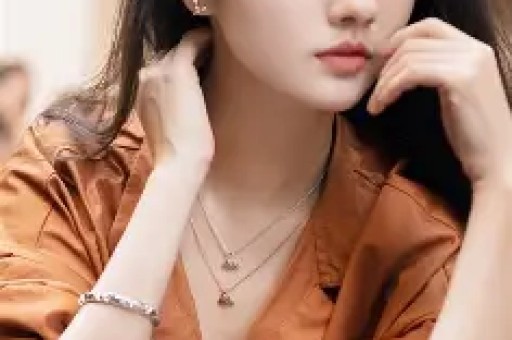 大批明星集体翻车董宇辉遭遇网友：这一次狼真的来了