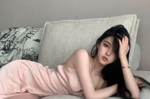 继岳云鹏后 向佐也说了娱乐圈的一些事情关晓彤也没逃过