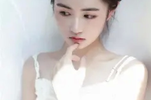 闫学晶直播“哭穷”引风波 道歉被指“知道疼了而非知道错了”