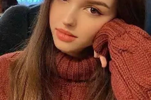 张凌赫评论区沦陷！连上8个热搜遭网友讽刺：39个人就崩溃了？