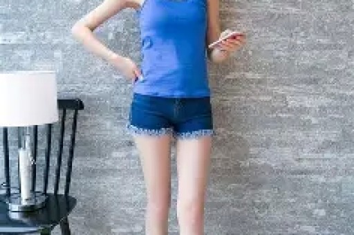 恩爱32年不敌现实朱媛媛辞世一年后悲痛隐退的辛柏青如今怎样